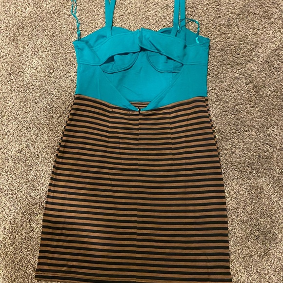 Cecico Women’s Sz M Dress - New without tags - Picture 3 of 4